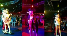 Mickey Mouse Sex Video sa harap pa ng maraming tao