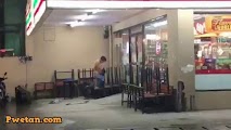 Meanwhile sa may 7-Eleven