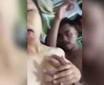 Bago mag bukas ng pwesto nagkantotan muna