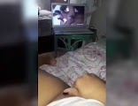 Dalaga Nanood ng Pwetan.com at kinantot ang Sarili