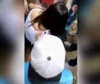 Viral Isang Dalaga pinagkaguluhan ng mga Binata