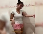 Aba nag Live pa talaga para lang maligo