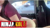 Isang matinding kantotan sa loob ng kotse