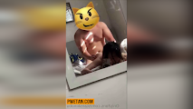 Sa harap ng salamin kinantot si Jasmin