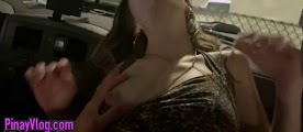Inararo ang sexy na dilag sa loob ng sasakyan